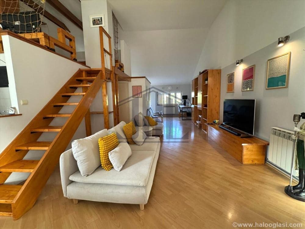 OpenSpace Studio — light-filled main room with dual-aspect windows